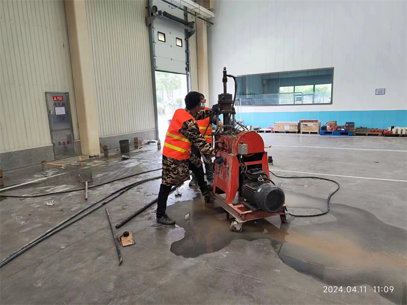 监利厂房地面下沉塌陷注浆加固施工